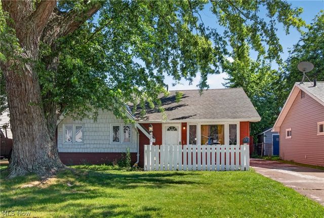 4272 Brockley Avenue, Sheffield Lake, OH 44054