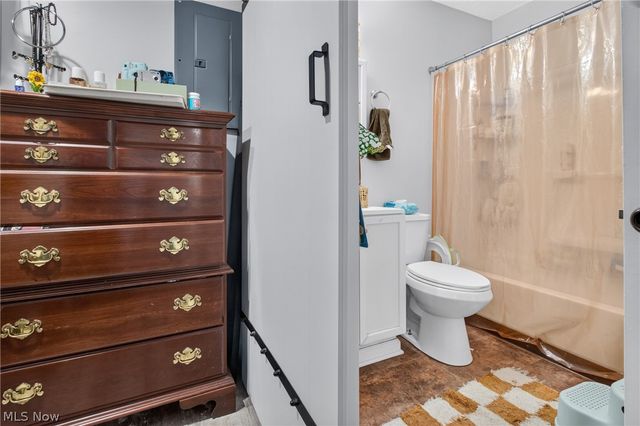 4272 Brockley Avenue, Sheffield Lake, OH 44054