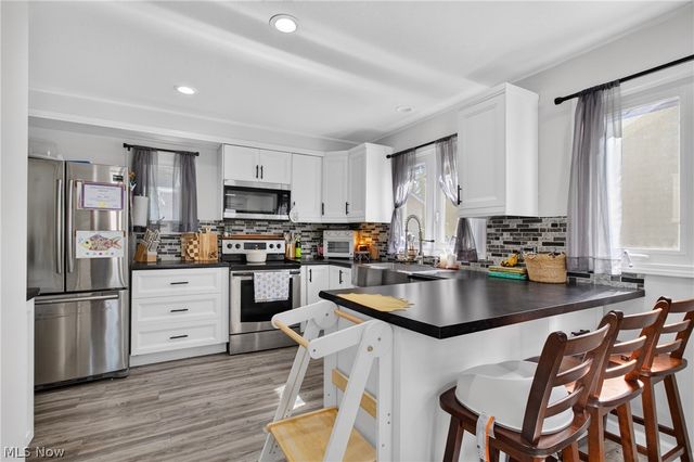 4272 Brockley Avenue, Sheffield Lake, OH 44054