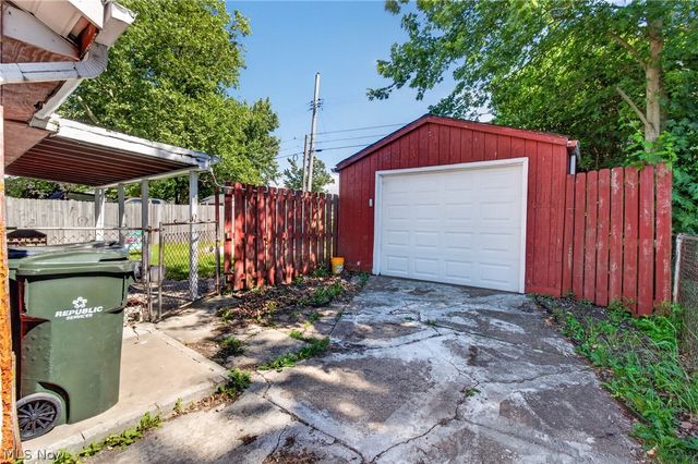 4272 Brockley Avenue, Sheffield Lake, OH 44054