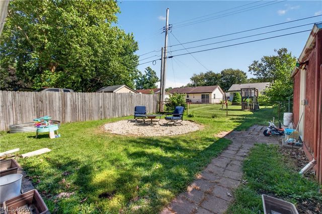 4272 Brockley Avenue, Sheffield Lake, OH 44054