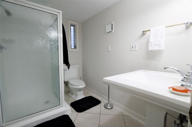 655 S Ripple Creek Drive 655, Houston, TX 77057