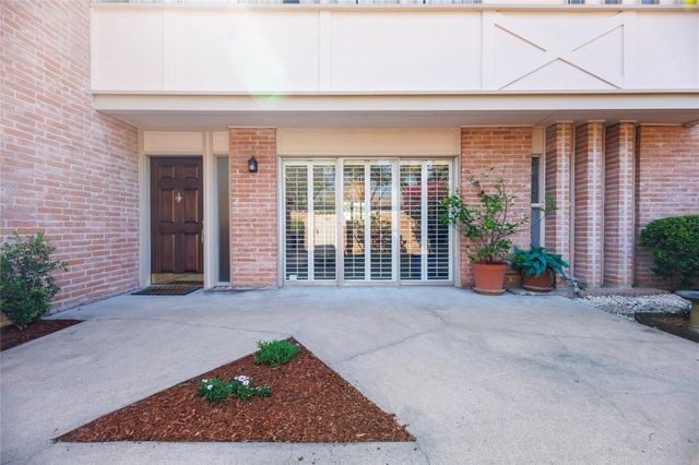 655 S Ripple Creek Drive 655, Houston, TX 77057