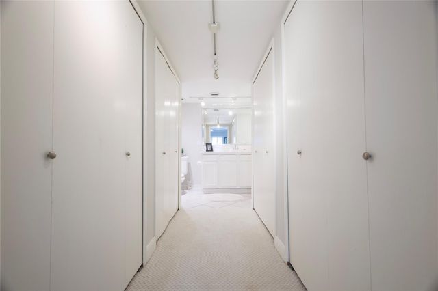 655 S Ripple Creek Drive 655, Houston, TX 77057