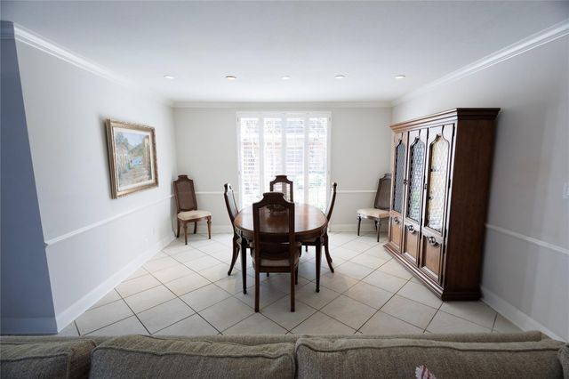 655 S Ripple Creek Drive 655, Houston, TX 77057