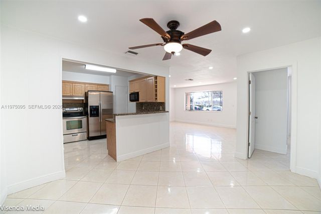 783 W 78th St 1, Hialeah, FL 33014