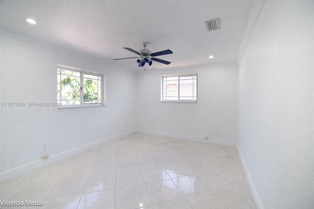 783 W 78th St 1, Hialeah, FL 33014