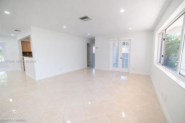 783 W 78th St 1, Hialeah, FL 33014