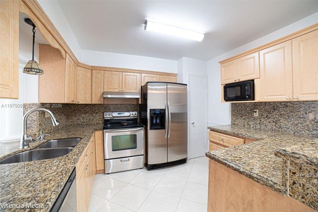 783 W 78th St 1, Hialeah, FL 33014