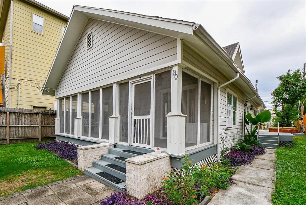 90 Dennis Street, Houston, TX 77006
