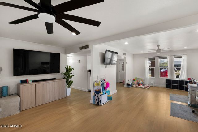 2208 E CONTESSA Circle, Mesa, AZ 85213