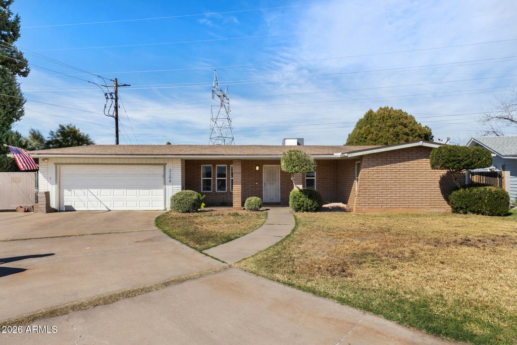 2208 E CONTESSA Circle, Mesa, AZ 85213