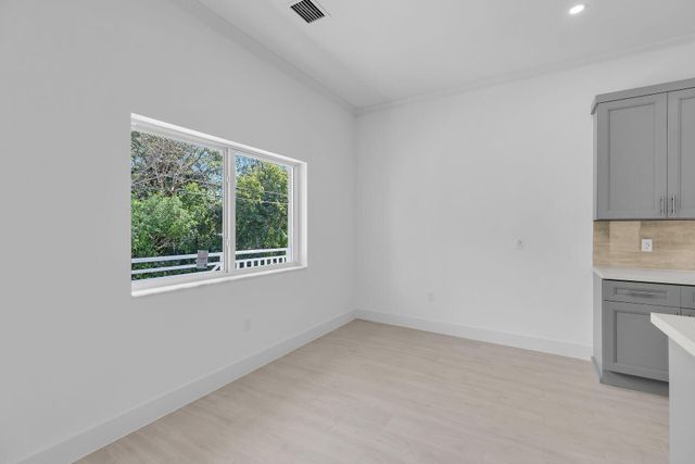 14 Tarpon Avenue, Key Largo, FL 33037