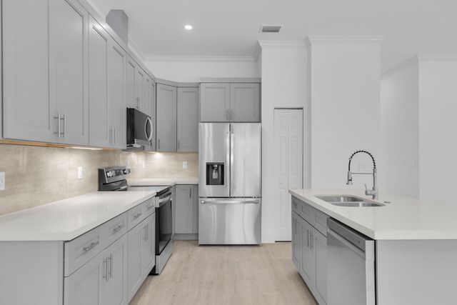 14 Tarpon Avenue, Key Largo, FL 33037