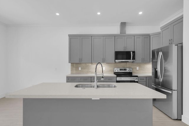 14 Tarpon Avenue, Key Largo, FL 33037