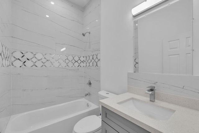 14 Tarpon Avenue, Key Largo, FL 33037