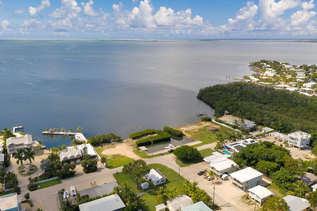 14 Tarpon Avenue, Key Largo, FL 33037