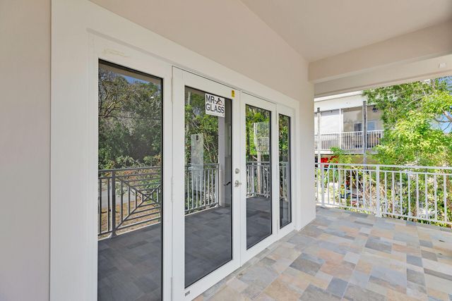 14 Tarpon Avenue, Key Largo, FL 33037