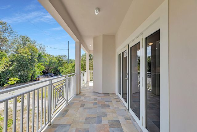 14 Tarpon Avenue, Key Largo, FL 33037