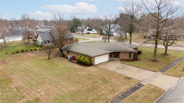 202 N Brushwick Avenue, Sikeston, MO 63801