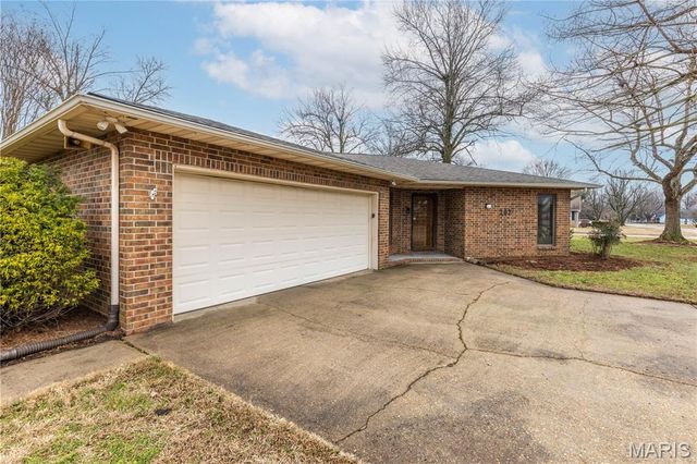 202 N Brushwick Avenue, Sikeston, MO 63801