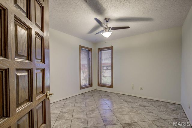 202 N Brushwick Avenue, Sikeston, MO 63801