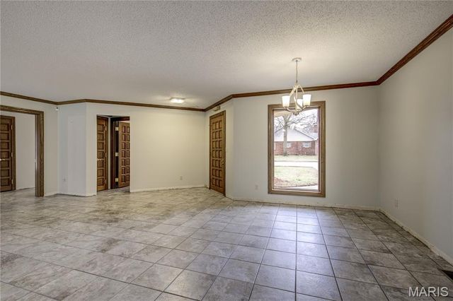 202 N Brushwick Avenue, Sikeston, MO 63801