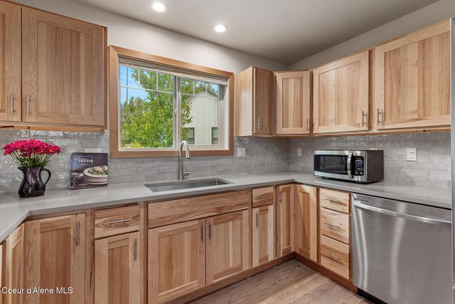 123 Hanson CT, Dover, ID 83825