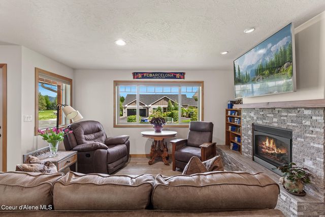 123 Hanson CT, Dover, ID 83825