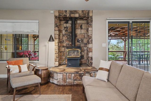 2274 Partridge Dr, Valley Springs, CA 95252