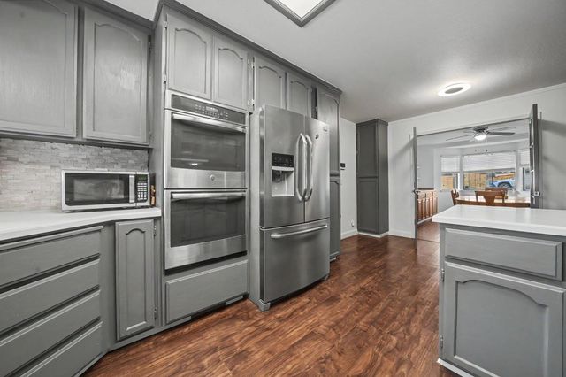 2274 Partridge Dr, Valley Springs, CA 95252
