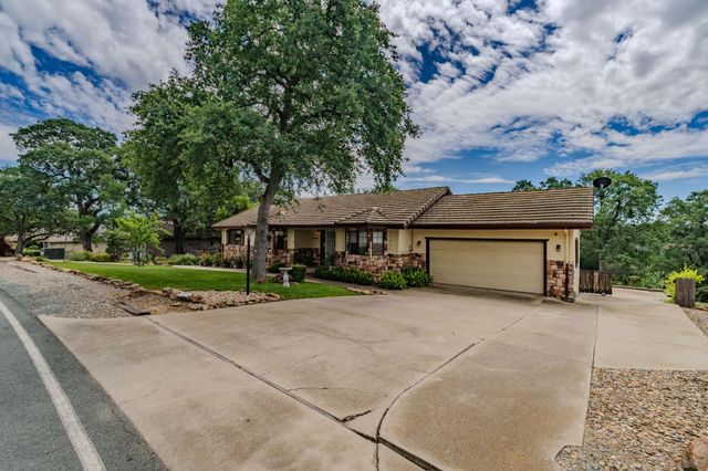 2274 Partridge Dr, Valley Springs, CA 95252