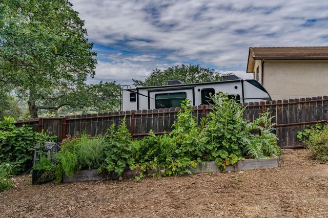 2274 Partridge Dr, Valley Springs, CA 95252