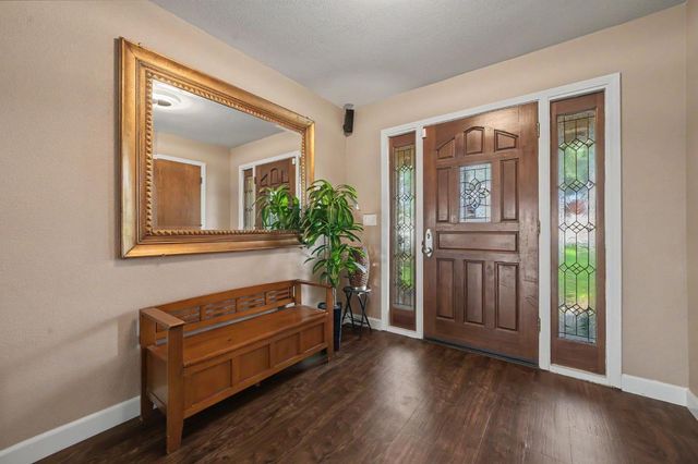 2274 Partridge Dr, Valley Springs, CA 95252