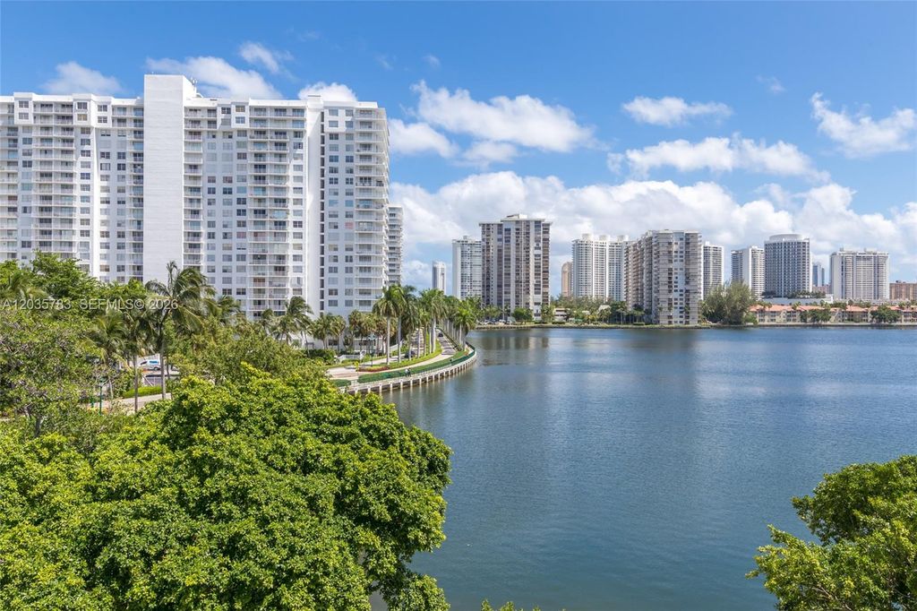 2780 NE 183rd Street 1607, Aventura, FL 33160