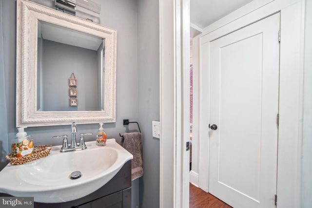 45 BAYVIEW AVE, Newark, NJ 07112