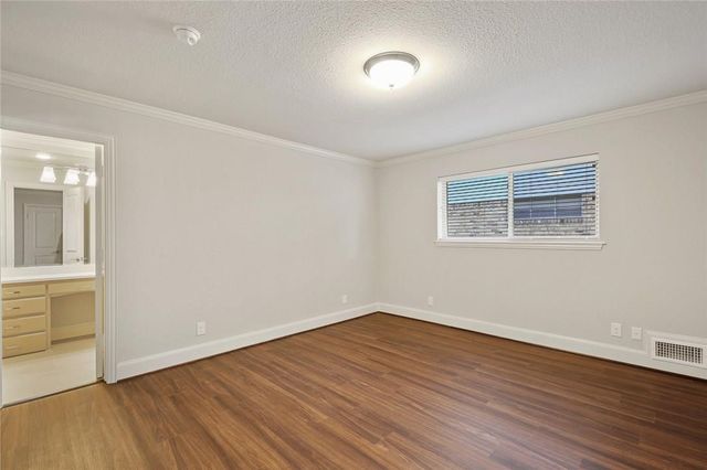 9015 Villa Park Circle, Dallas, TX 75225