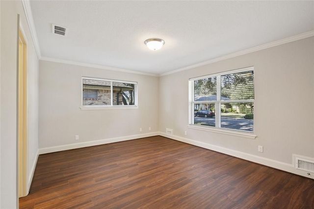 9015 Villa Park Circle, Dallas, TX 75225