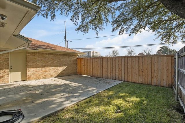 9015 Villa Park Circle, Dallas, TX 75225