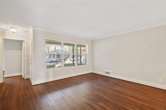 9015 Villa Park Circle, Dallas, TX 75225