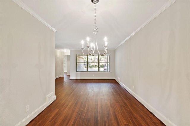 9015 Villa Park Circle, Dallas, TX 75225