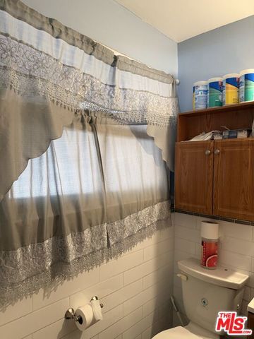 6250 Halbrent Avenue, Van Nuys, CA 91411