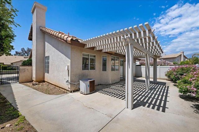 962 Oakland Hills Drive, Banning, CA 92220