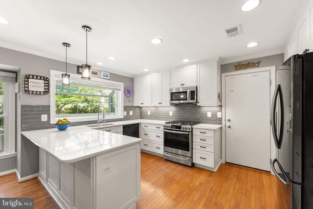 43305 WAYSIDE CIR, Ashburn, VA 20147