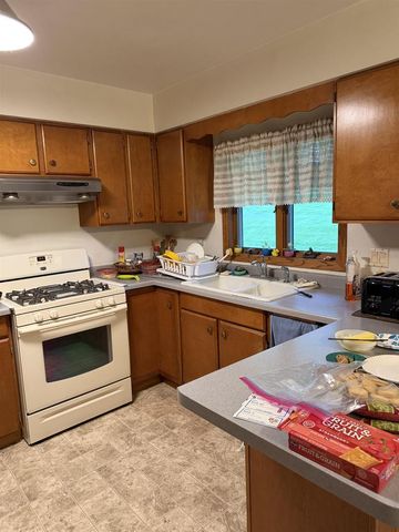 305 Sunset Drive, Deforest, WI 53532