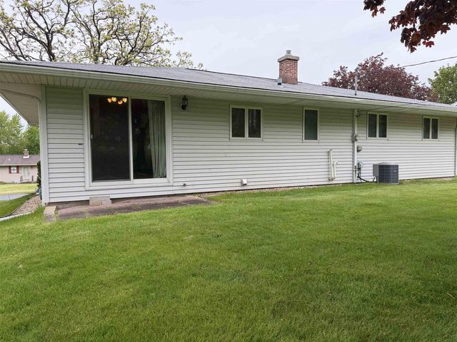 305 Sunset Drive, Deforest, WI 53532
