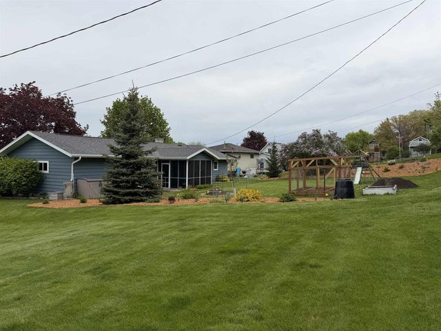 305 Sunset Drive, Deforest, WI 53532