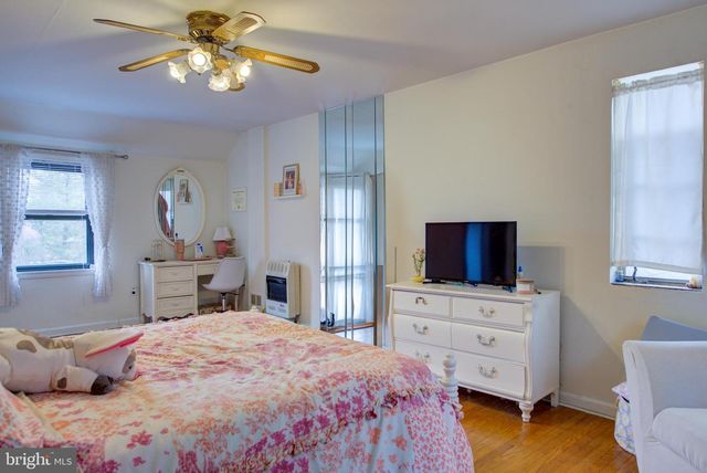 3425-29 W SCHOOL HOUSE LN, Philadelphia, PA 19129