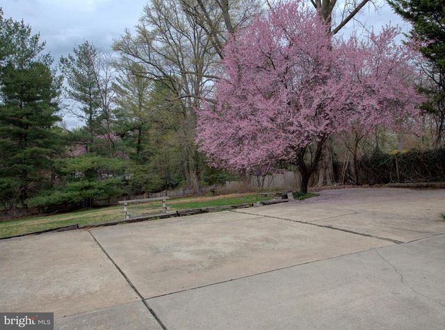 3425-29 W SCHOOL HOUSE LN, Philadelphia, PA 19129