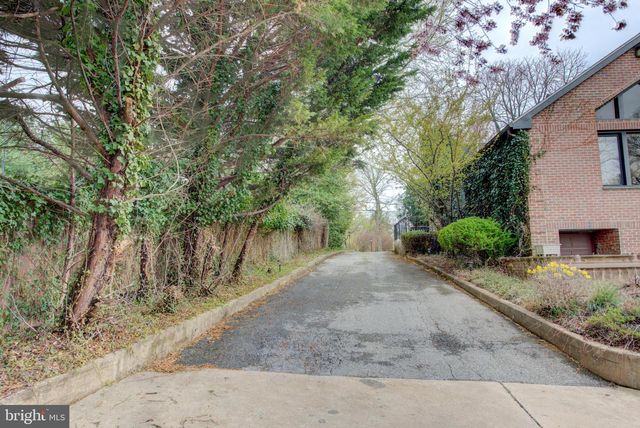 3425-29 W SCHOOL HOUSE LN, Philadelphia, PA 19129